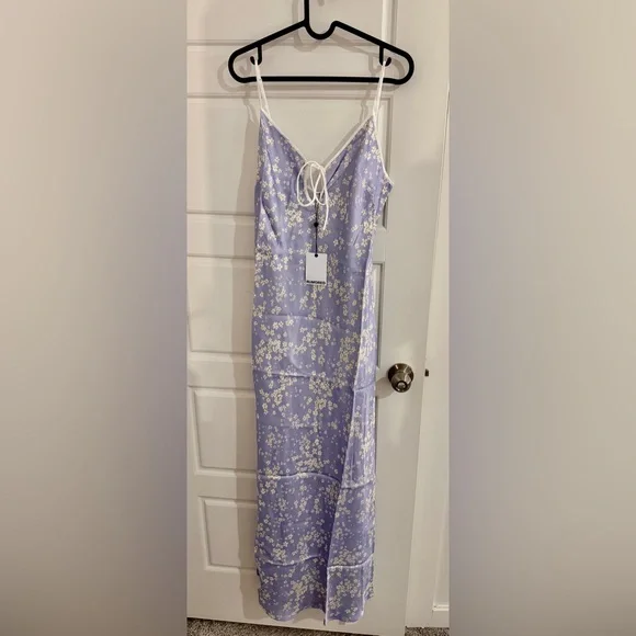 Rumored Floral Dress in Lavender and White - Picture 6 of 8